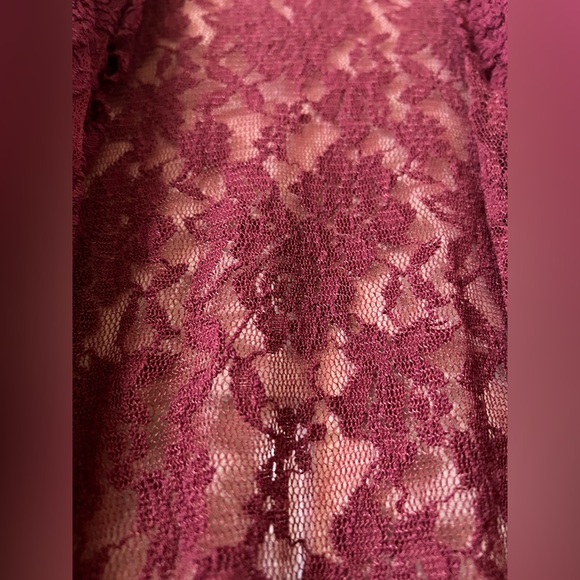 𝐙𝐚𝐝𝐢𝐞 𝐁’𝐬 𝐁𝐮𝐫𝐠𝐮𝐧𝐝𝐲 𝐋𝐚𝐜𝐞 𝐕𝐞𝐬𝐭 - Picture 4 of 4